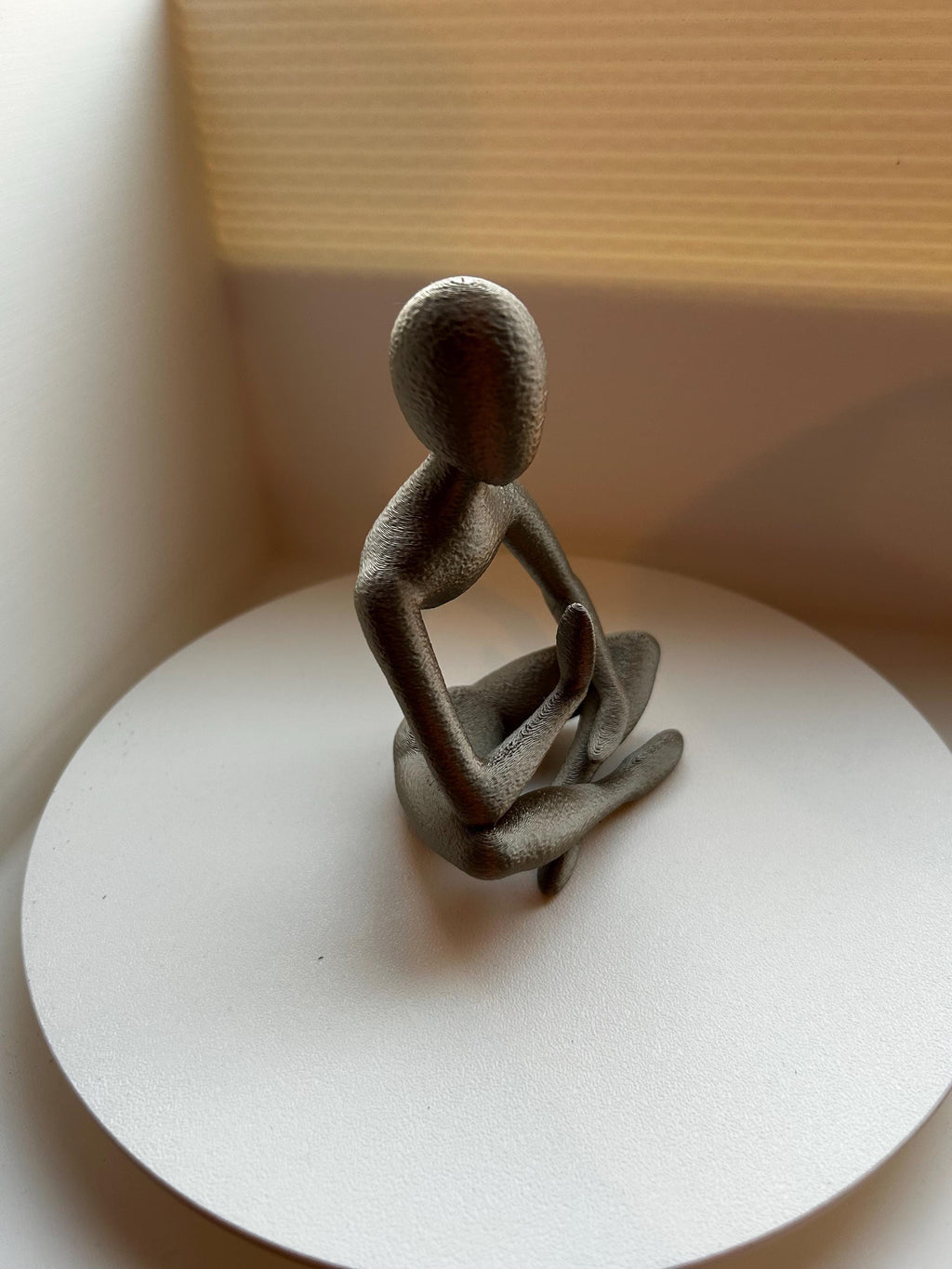 3D Printed Meditative Figure – Modern Art Sculpture for Home Decor, Zen-Inspired Yoga Pose Ornament